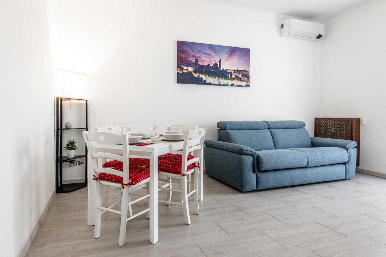 House Near Train StationA/C Apartment Seriate Bagian luar foto